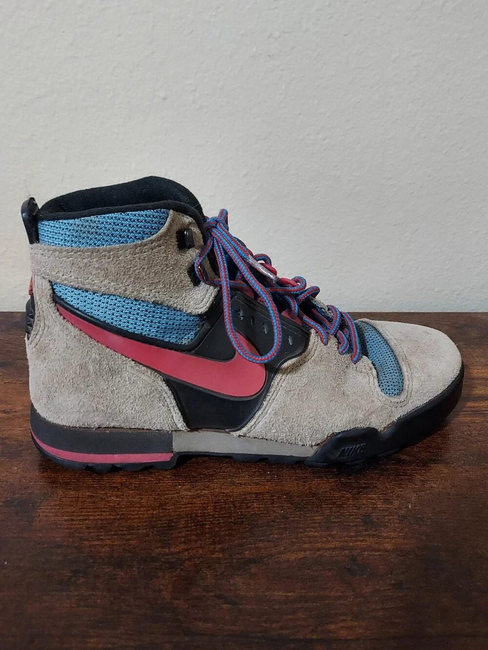 Vintage 80's 90's OG Nike lava High hiking Boots womens size 9